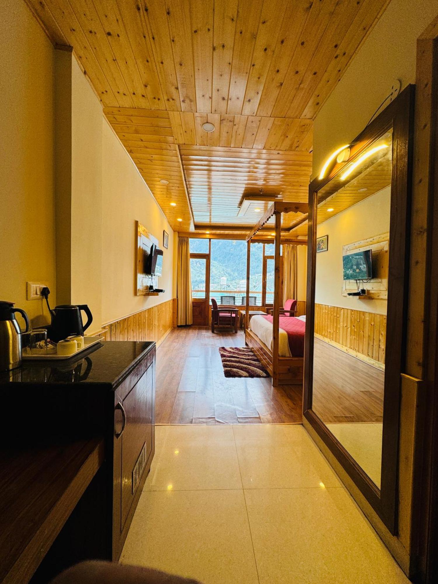 Hotel Swastik Grand Manali (Himachal Pradesh)