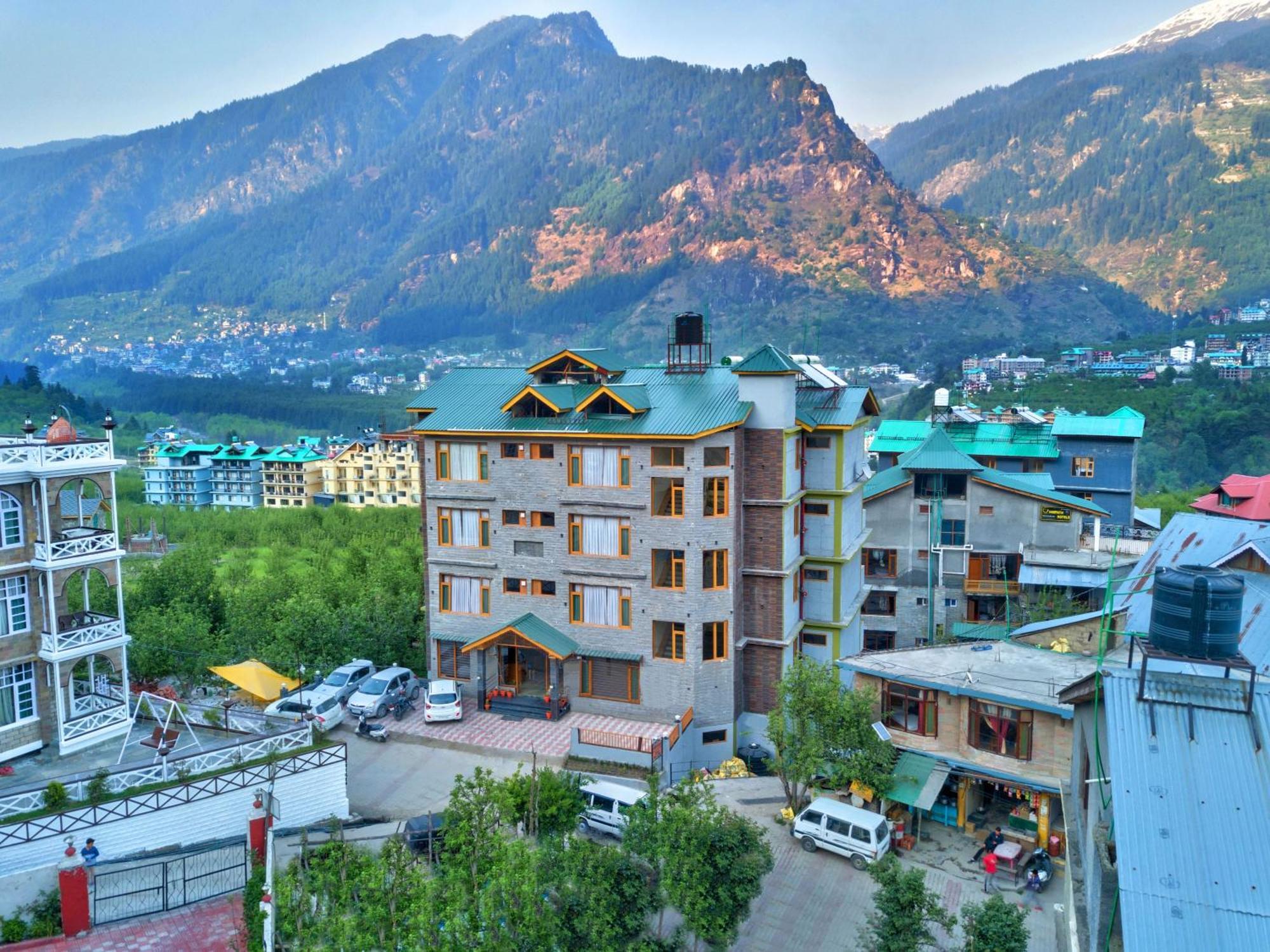 Swastik Grand Hotel 3*